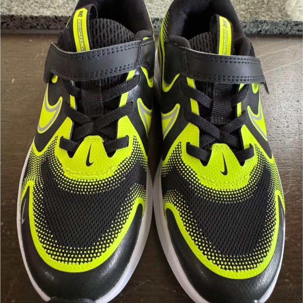 Nike Kids Black and Volt Neon Hook-and-Loop Sneakers
